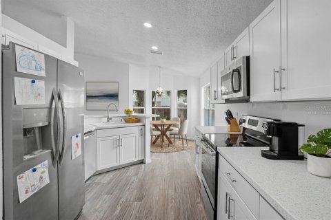 Villa ou maison à vendre à Winter Haven, Floride: 3 chambres, 139.82 m2 № 2273276 - photo 6