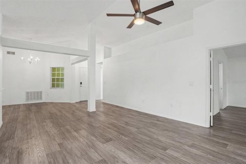 Villa ou maison à vendre à Winter Haven, Floride: 3 chambres, 139.82 m2 № 2273276 - photo 10