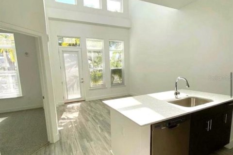 Townhouse in Sarasota, Florida 2 bedrooms, 124.21 sq.m. № 2235158 - photo 14