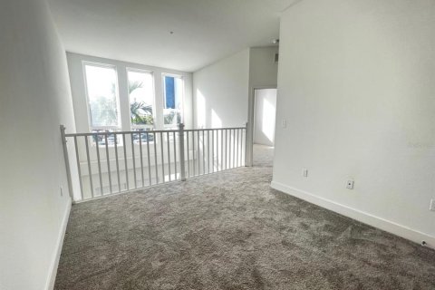 Townhouse in Sarasota, Florida 2 bedrooms, 124.21 sq.m. № 2235158 - photo 8