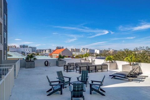 Townhouse in Sarasota, Florida 2 bedrooms, 124.21 sq.m. № 2235158 - photo 19