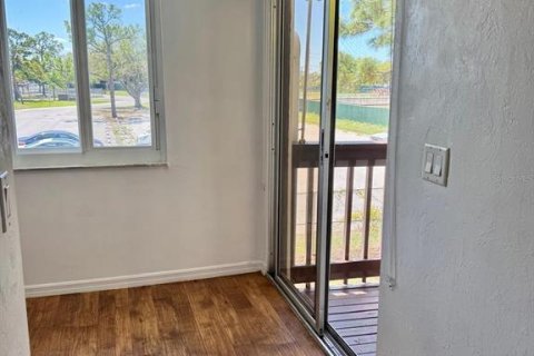Condominio en alquiler en Port Charlotte, Florida, 2 dormitorios, 97.18 m2 № 2096246 - foto 9