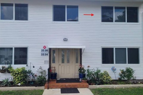 Condominio en Port Charlotte, Florida, 2 dormitorios  № 2096246