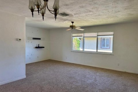 Condominio en alquiler en Port Charlotte, Florida, 2 dormitorios, 97.18 m2 № 2096246 - foto 7