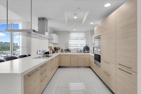 Copropriété à vendre à North Miami Beach, Floride: 2 chambres, 185.71 m2 № 1897103 - photo 5