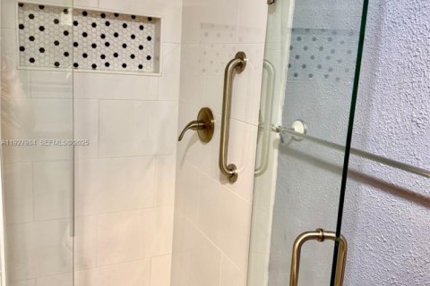 Condo in Delray Beach, Florida, 2 bedrooms № 1988176 - photo 24