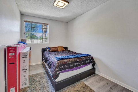 House in Sunrise, Florida 3 bedrooms, 140.47 sq.m. № 1987884 - photo 21