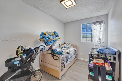 House in Sunrise, Florida 3 bedrooms, 140.47 sq.m. № 1987884 - photo 24