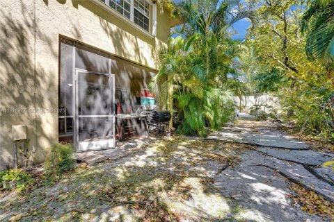 House in Sunrise, Florida 3 bedrooms, 140.47 sq.m. № 1987884 - photo 30