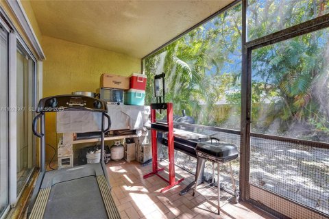 House in Sunrise, Florida 3 bedrooms, 140.47 sq.m. № 1987884 - photo 29