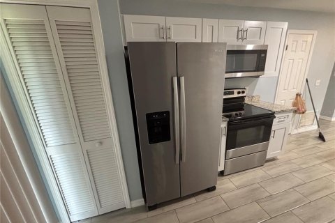 Apartment in Winter Park, Florida 2 bedrooms, 96.62 sq.m. № 1913568 - photo 4