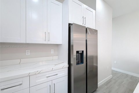 House in Oakland Park, Florida 3 bedrooms № 1954302 - photo 19