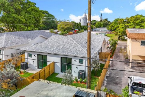 House in Oakland Park, Florida 3 bedrooms № 1954302 - photo 8