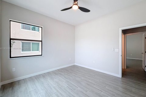 House in Oakland Park, Florida 3 bedrooms № 1954302 - photo 27