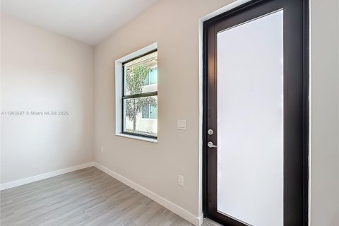 House in Oakland Park, Florida 3 bedrooms № 1954302 - photo 10