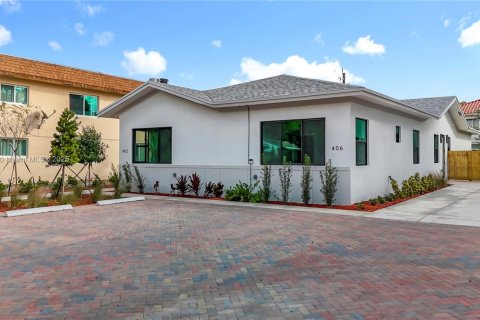 House in Oakland Park, Florida 3 bedrooms № 1954302 - photo 3