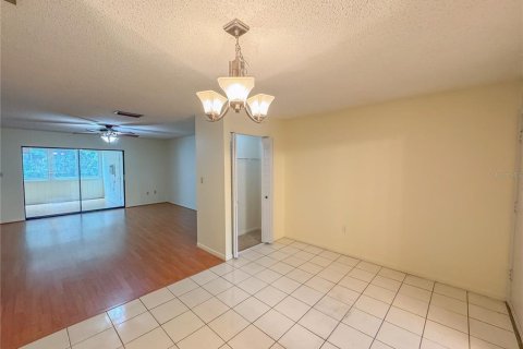 Condominio en venta en Gainesville, Florida, 2 dormitorios, 107.02 m2 № 1827167 - foto 4