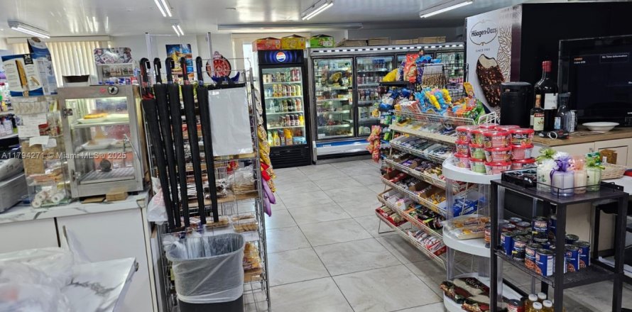 Propiedad comercial en Miami, Florida № 1860942