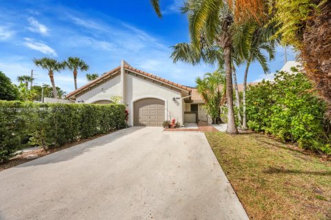 Townhouse in Miami, Florida 2 bedrooms, 103.12 sq.m. № 1965685 - photo 1