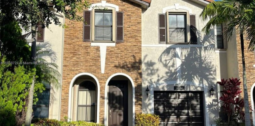 Touwnhouse à Doral, Floride 4 chambres, 188.22 m2 № 1887647