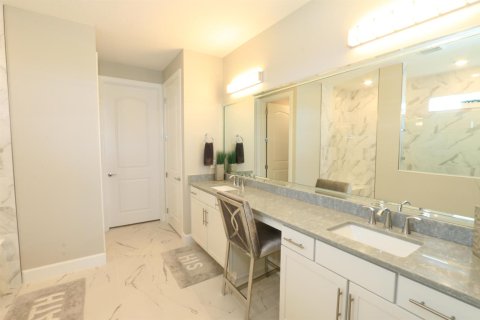 Villa ou maison à vendre à Port St. Lucie, Floride: 4 chambres, 251.49 m2 № 2180619 - photo 24