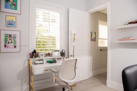 Touwnhouse à vendre à Coral Gables, Floride: 4 chambres, 320.61 m2 № 1969048 - photo 24