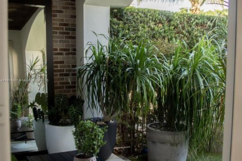 Touwnhouse à vendre à Coral Gables, Floride: 4 chambres, 320.61 m2 № 1969048 - photo 8