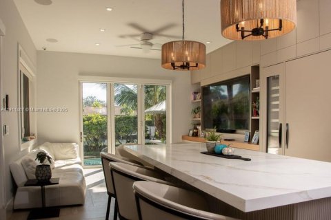Touwnhouse à vendre à Coral Gables, Floride: 4 chambres, 320.61 m2 № 1969048 - photo 13