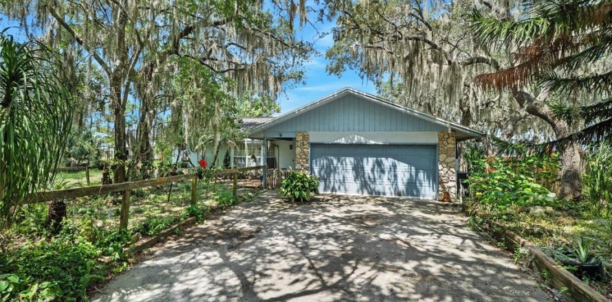 Casa en Deltona, Florida 3 dormitorios, 138.33 m2 № 2216129