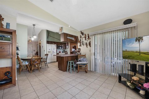 Casa en venta en Deltona, Florida, 3 dormitorios, 138.33 m2 № 2216129 - foto 12