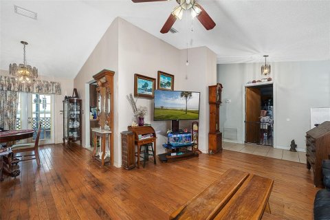 Casa en venta en Deltona, Florida, 3 dormitorios, 138.33 m2 № 2216129 - foto 4