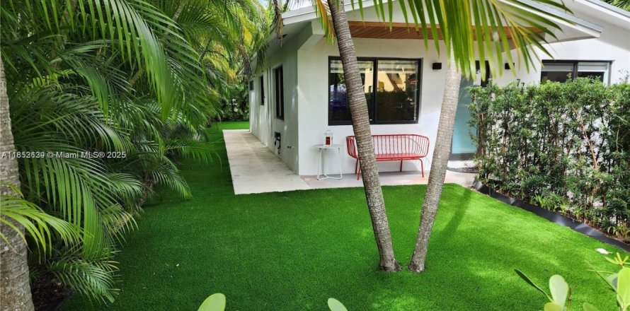 Casa en Miami, Florida 3 dormitorios, 100.33 m2 № 1858855