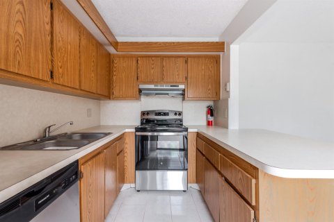 Touwnhouse à vendre à Palm Springs, Floride: 2 chambres, 114.46 m2 № 2392331 - photo 10