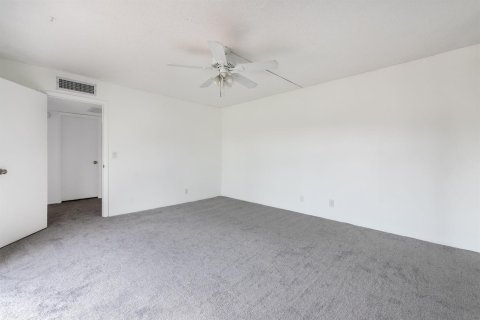 Touwnhouse à vendre à Palm Springs, Floride: 2 chambres, 114.46 m2 № 2392331 - photo 23