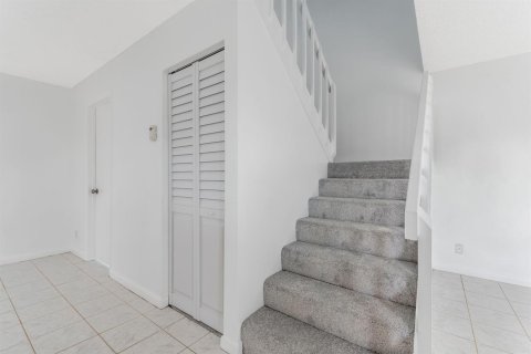 Touwnhouse à vendre à Palm Springs, Floride: 2 chambres, 114.46 m2 № 2392331 - photo 6
