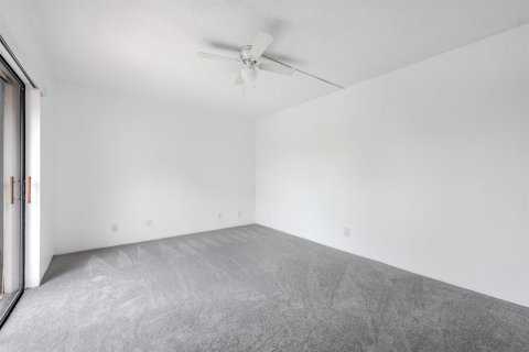 Touwnhouse à vendre à Palm Springs, Floride: 2 chambres, 114.46 m2 № 2392331 - photo 16