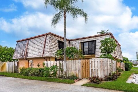Touwnhouse à Palm Springs, Floride 2 chambres, 114.46 m2 № 2392331