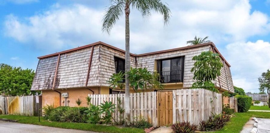 Touwnhouse à Palm Springs, Floride 2 chambres, 114.46 m2 № 2392331