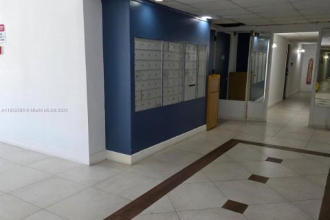 Condominio en venta en Miami, Florida, 35.77 m2 № 1936444 - foto 8