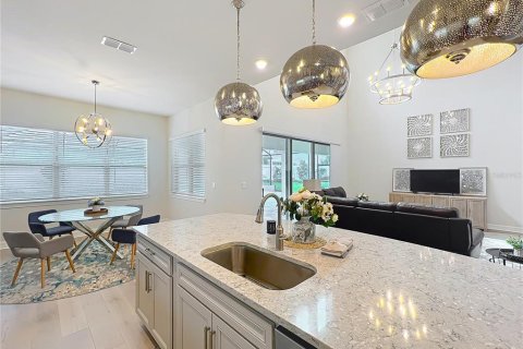 House in Orlando, Florida 5 bedrooms, 406.91 sq.m. № 1783124 - photo 24