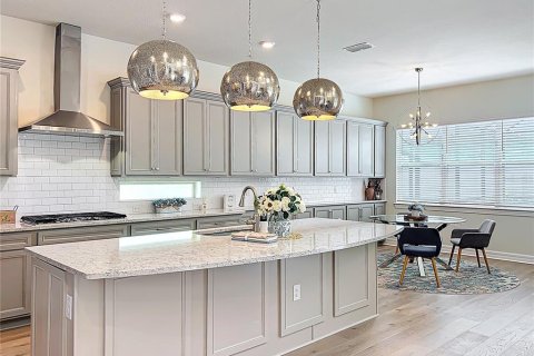 House in Orlando, Florida 5 bedrooms, 406.91 sq.m. № 1783124 - photo 20