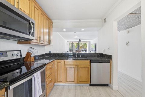 Condo in Boca Raton, Florida, 2 bedrooms  № 2246302 - photo 9