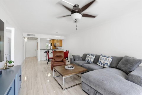 Condo in Boca Raton, Florida, 2 bedrooms  № 2246302 - photo 13