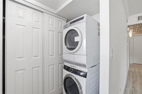Condo in Boca Raton, Florida, 2 bedrooms  № 2246302 - photo 16