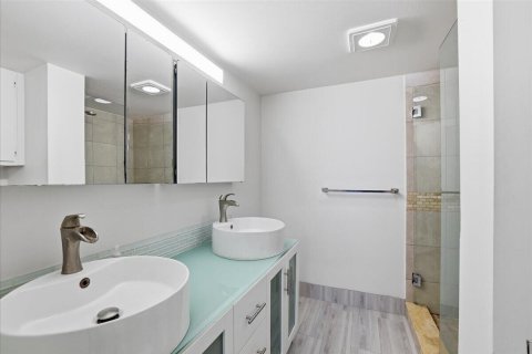 Condo in Boca Raton, Florida, 2 bedrooms  № 2246302 - photo 19