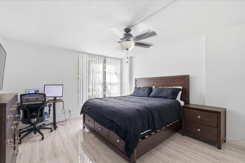 Condo in Boca Raton, Florida, 2 bedrooms  № 2246302 - photo 17