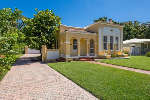 Купить виллу или дом в Сарасота, Флорида 12 комнат, 185.25м2, № 1848583 - фото 3