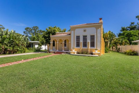 Купить виллу или дом в Сарасота, Флорида 12 комнат, 185.25м2, № 1848583 - фото 5