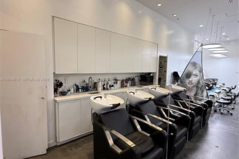 Immobilier commercial à vendre à Miami, Floride № 2170482 - photo 4