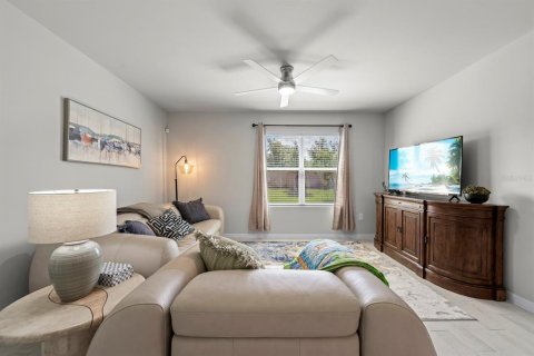 Casa en venta en Port Charlotte, Florida, 4 dormitorios, 171.5 m2 № 2229523 - foto 23